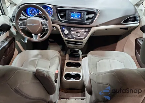 2017 Chrysler Pacifica Touring из США, поврежденный, VIN 2C4RC1DG9HR741602